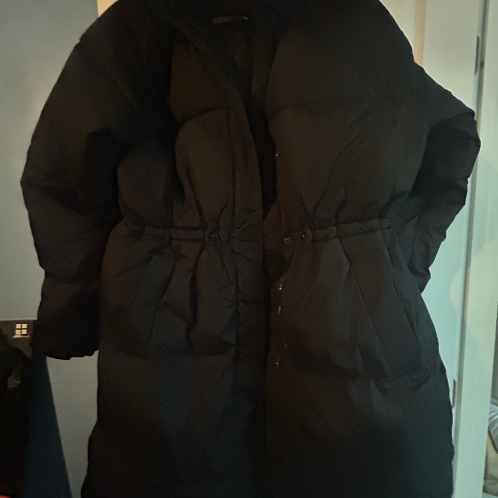 Old Navy Women's Black Puffer Coat